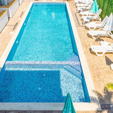 Aparthotel Gradina *