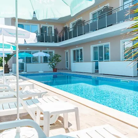 Aparthotel Gradina *